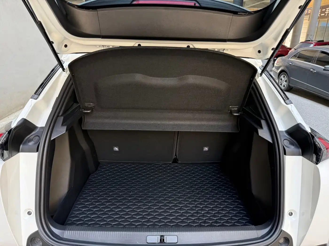 Peugeot 2008 2025 2022 230THP THE ONE