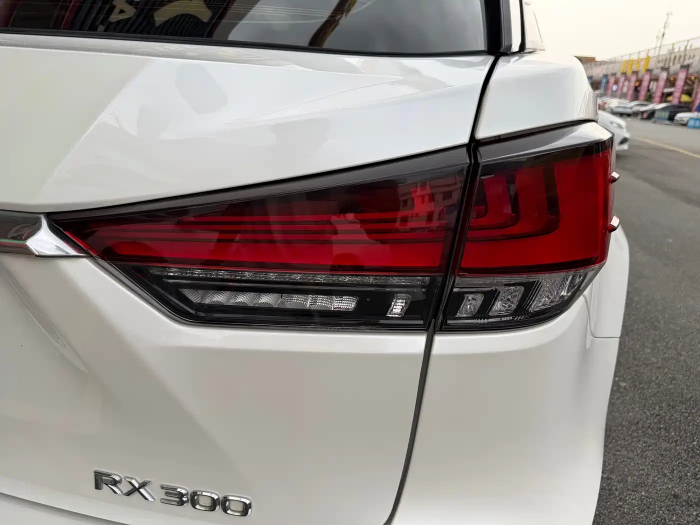 Фото 11 - Lexus RX