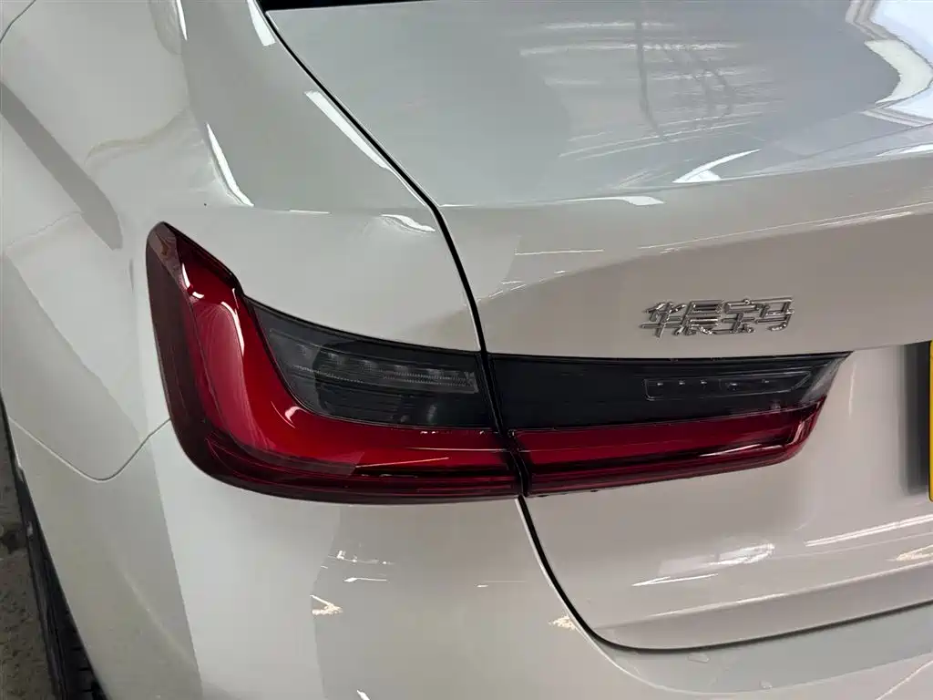 BMW 3-SERIES