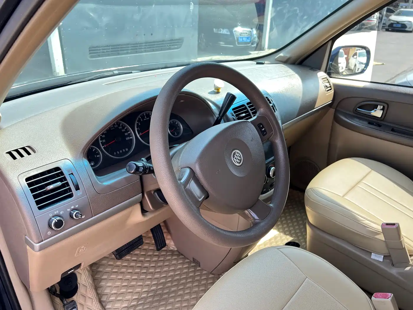 Buick GL8 2014 2.4L Executive Edition фото 9