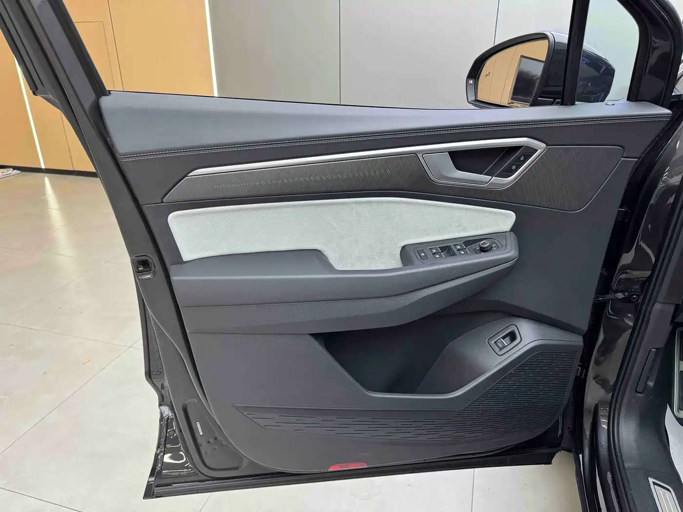 Volkswagen Talagon 2025 450TSI R-Line 6-Seater фото 6