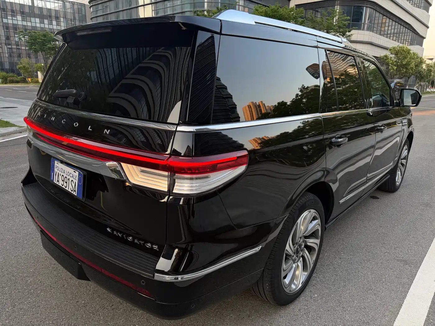 LINCOLN NAVIGATOR