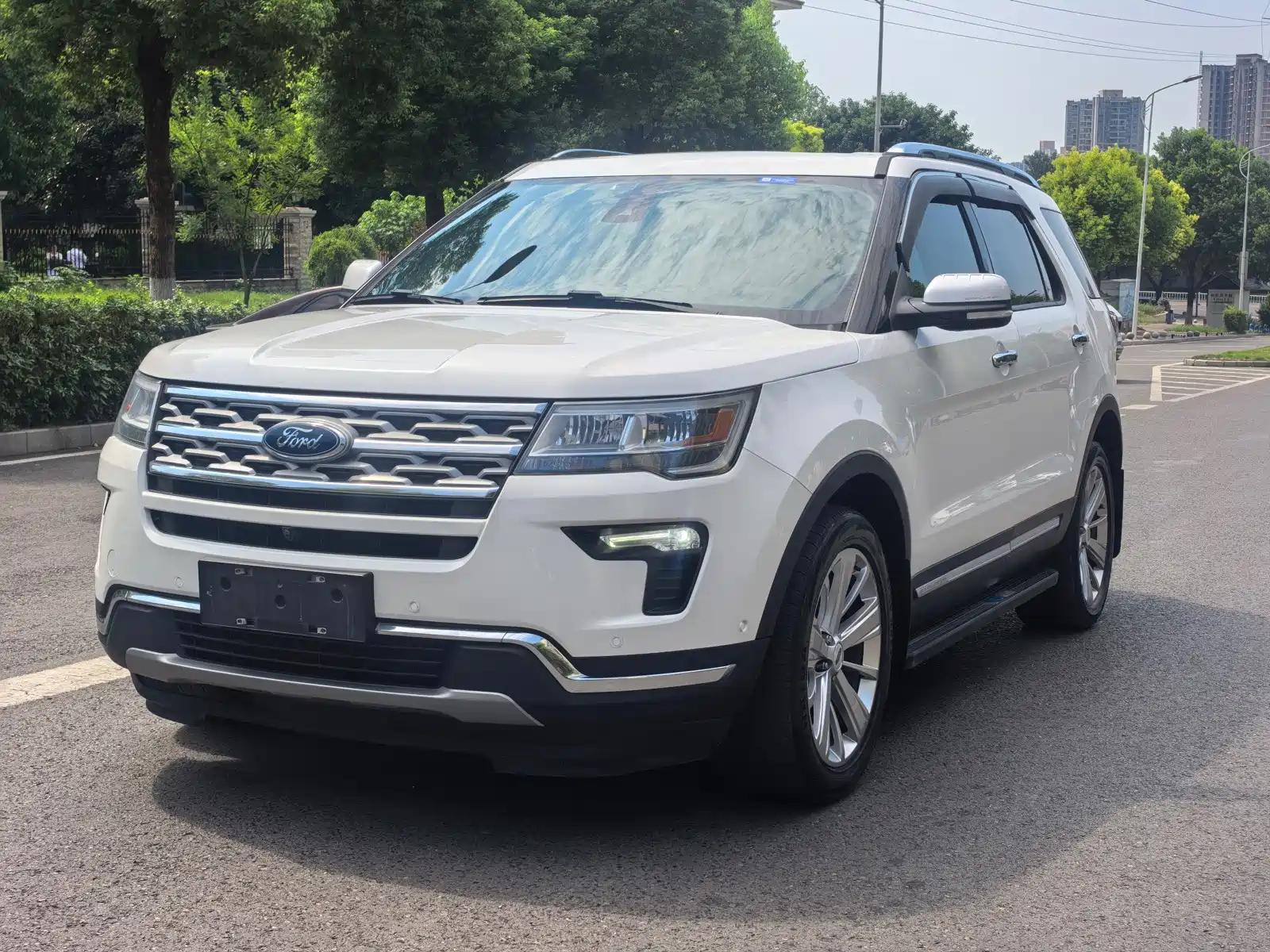 Фото 1 - Ford Explorer (Import)
