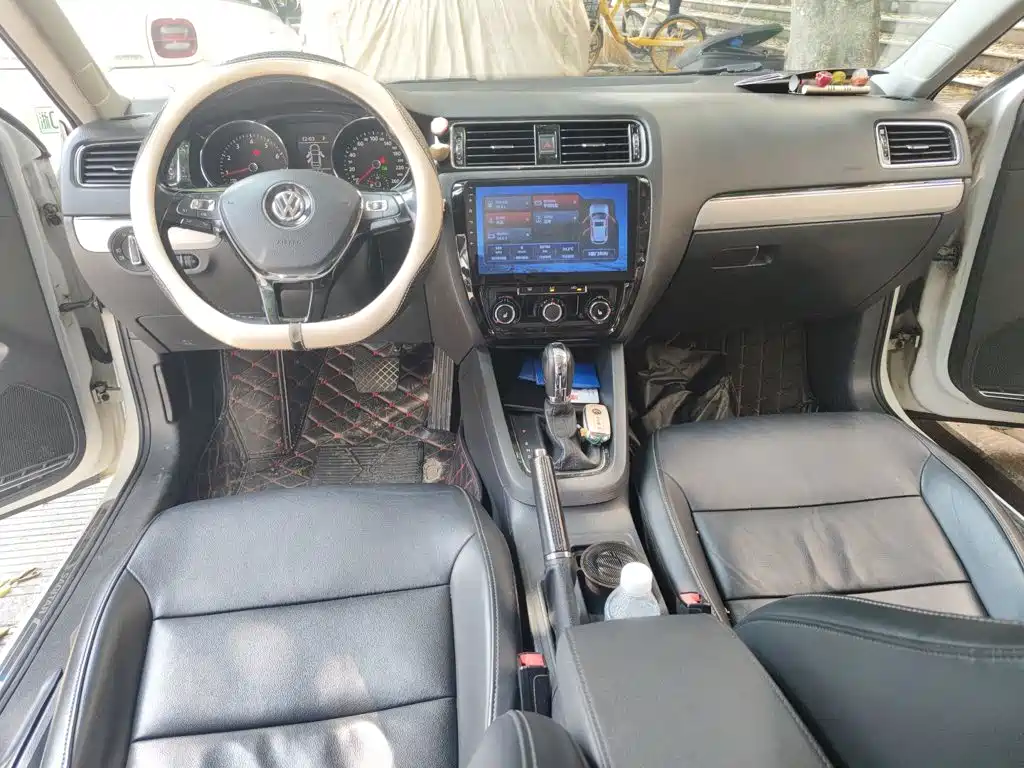 Photo 10 - Volkswagen Sagitar
