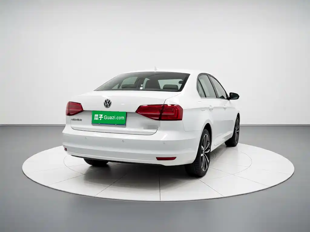 Photo 5 - Volkswagen Sagitar