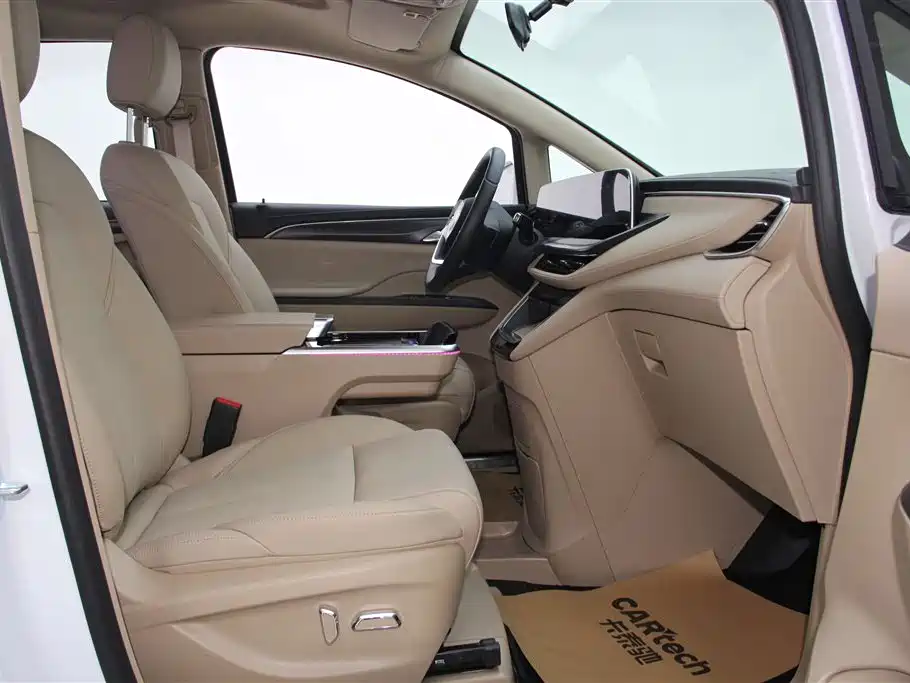 Buick GL8 2025 Land Business Class Comfort DG Edition фото 21