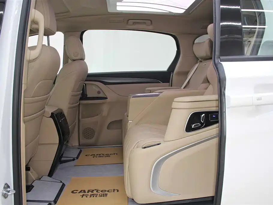 Buick GL8 2025 Land Business Class Comfort DG Edition фото 24