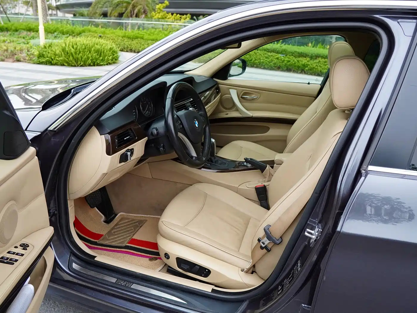 BMW 3 Series 2009 325i Luxury фото 5