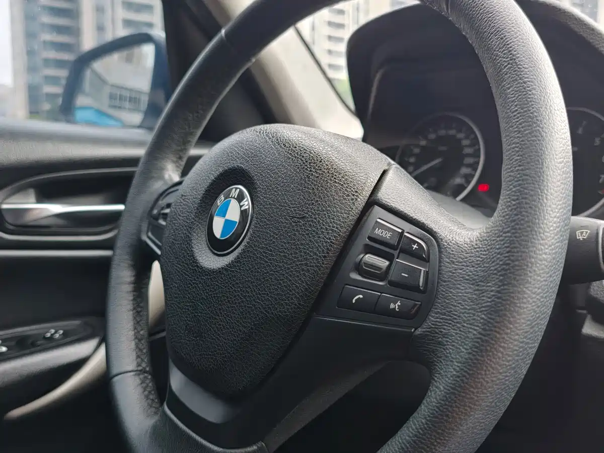 BMW 1 Series (Import) 2013 Facelift 118i Leading Model фото 12