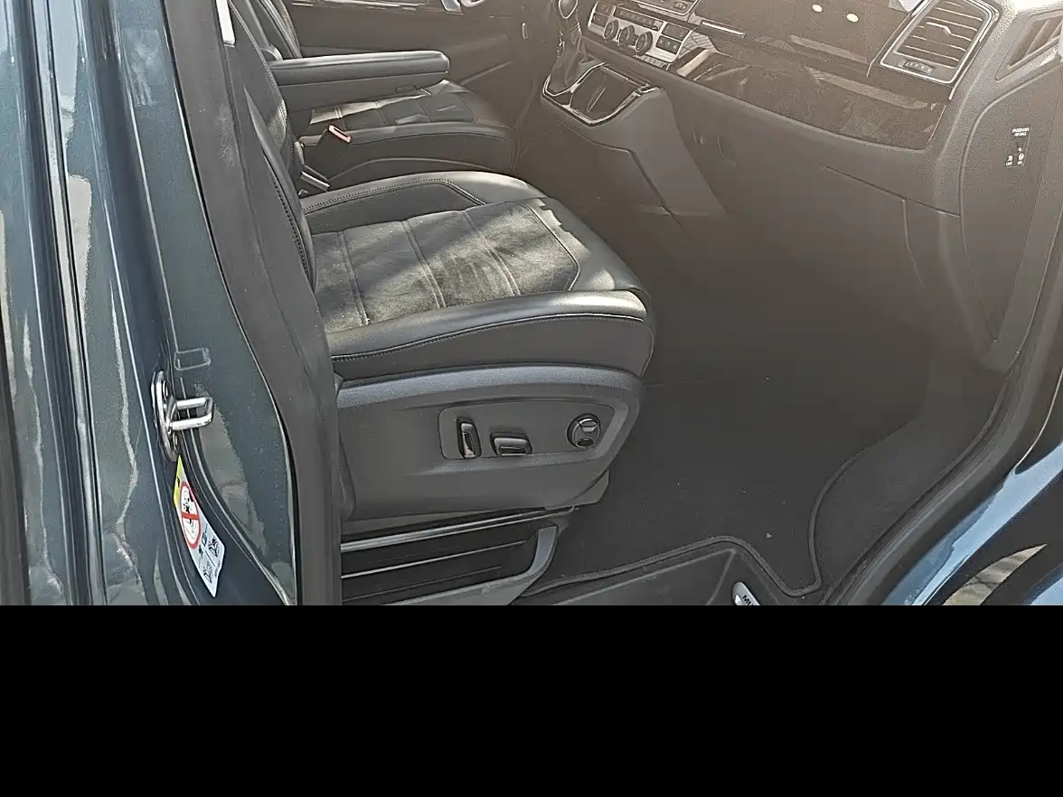 Volkswagen Multivan 2019 2019 2.0TSI 4WD Premium 7-seater