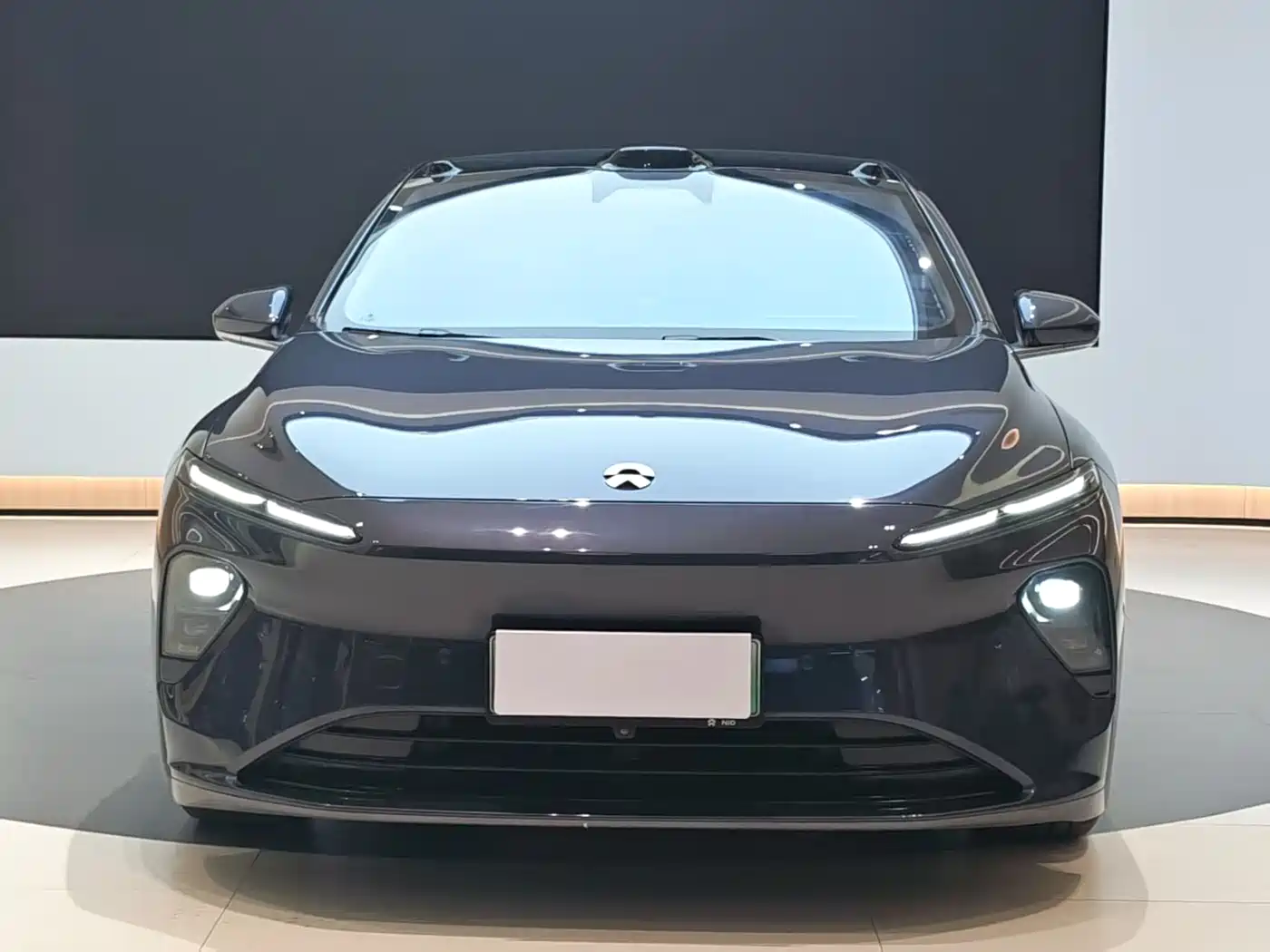 NIO NIO ET7