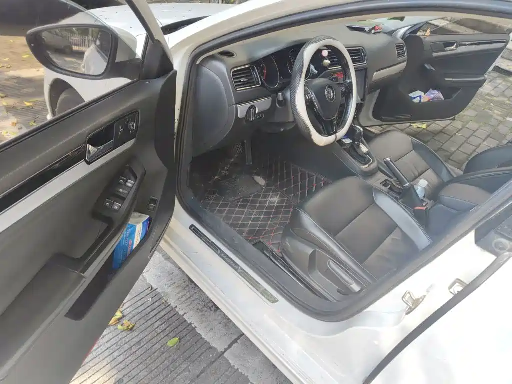 Photo 17 - Volkswagen Sagitar