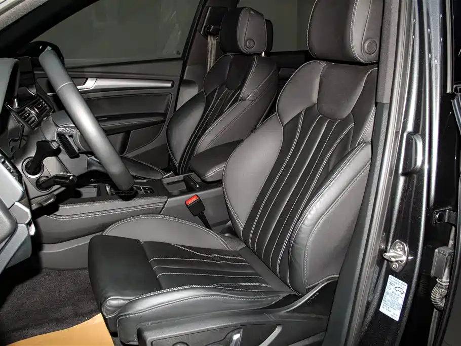 Audi Q5L 2023 40T Luxury Dynamic фото 18