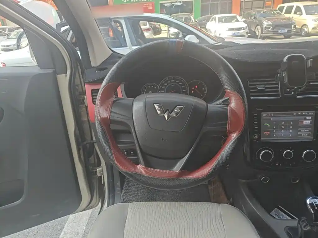 Wuling Motors Wuling Rongguang V 2017 2016 1.5L Standard