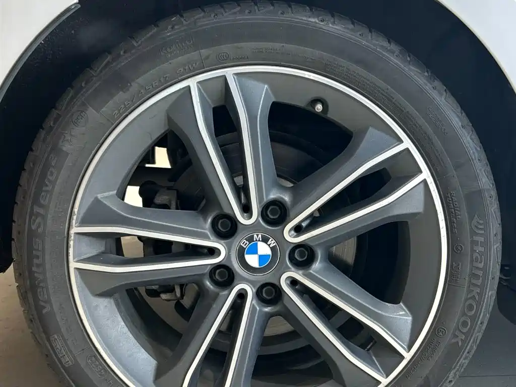 BMW 1 Series 2018 Facelift 118i Sport фото 8