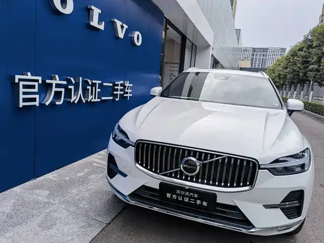 Volvo XC60 2024 B5 AWD Zhiyi Luxury Edition — фото 2