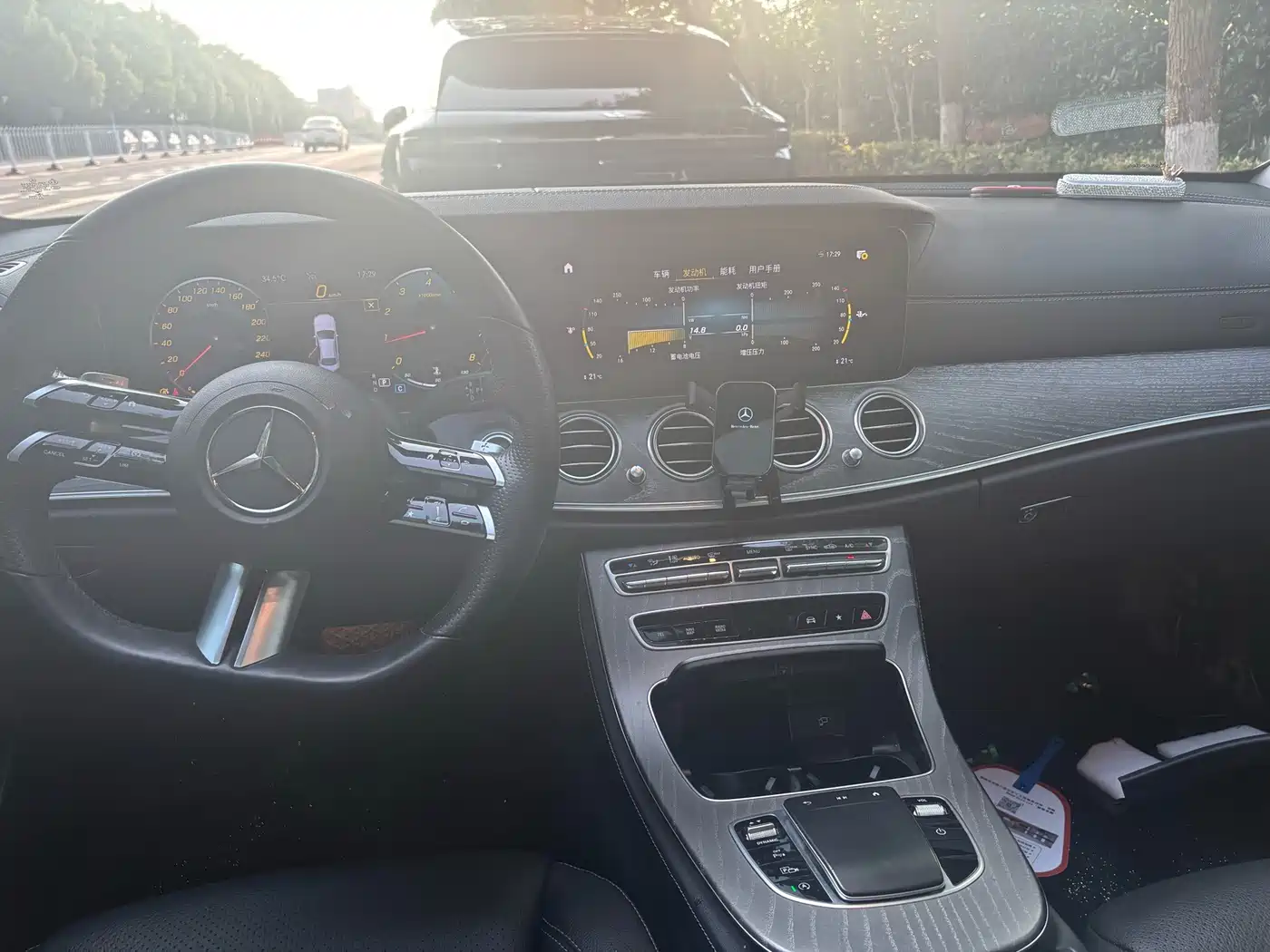 Photo 5 - Mercedes-Benz E-Class