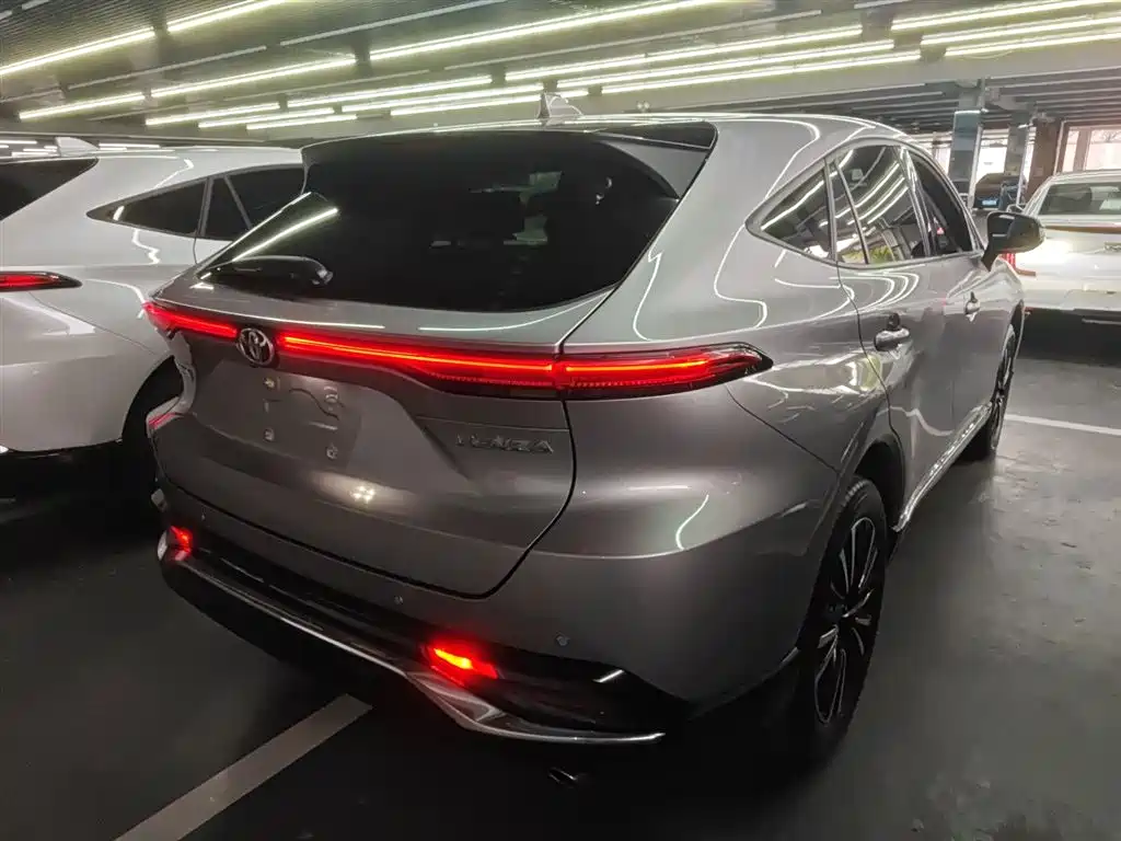 Toyota Venza 2023 2.0L CVT FWD Premium фото 23