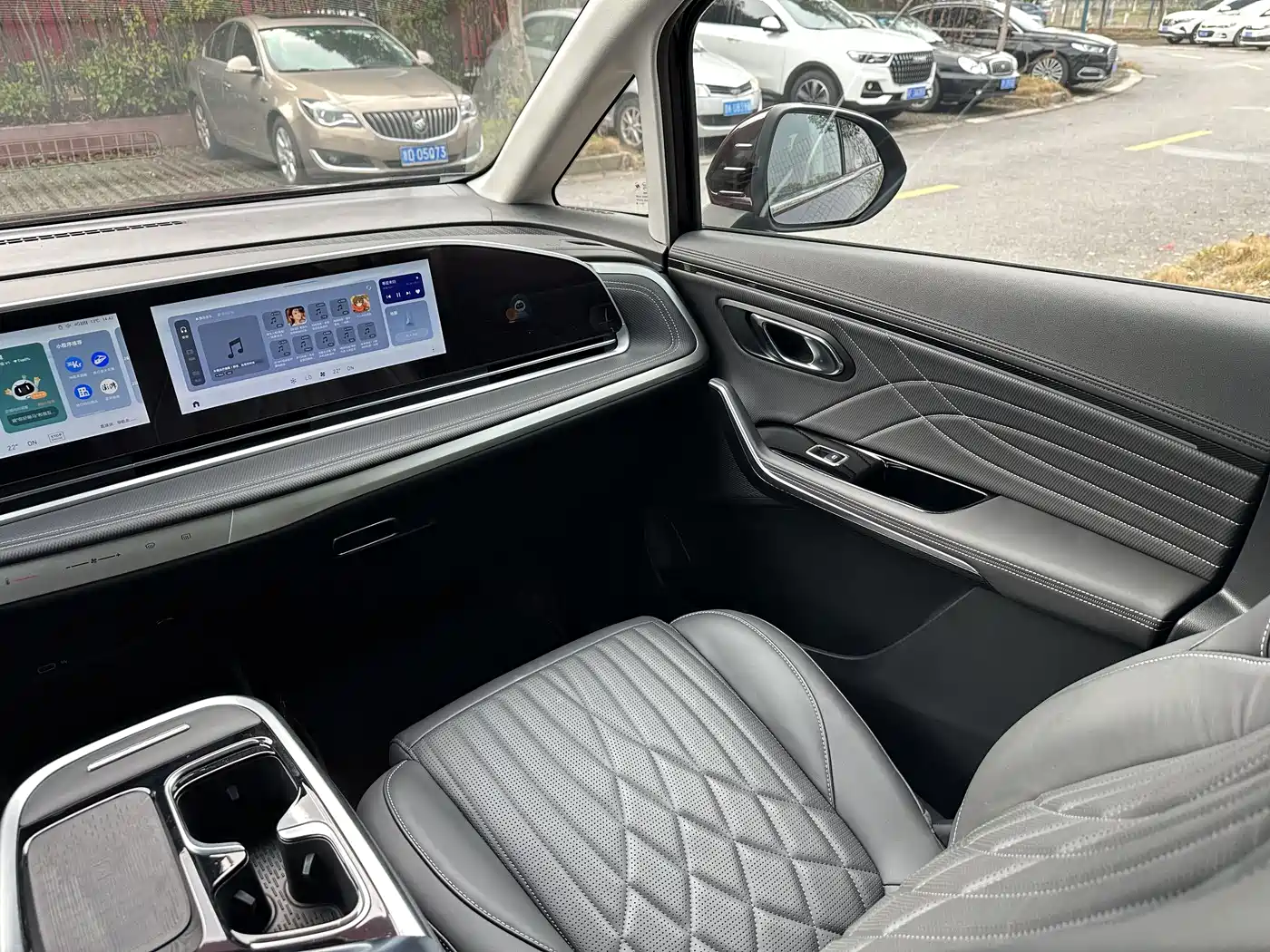 SAIC Maxus Maxus G90 2022 2.0T Interstellar 7-seater фото 17