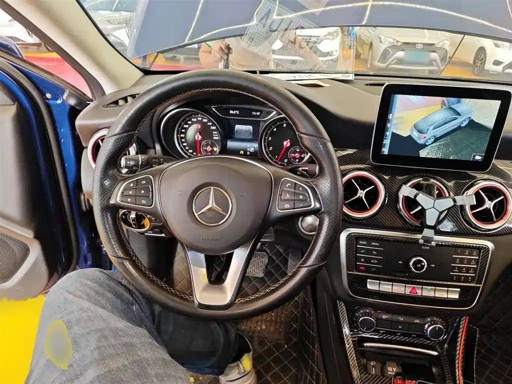 Mercedes-Benz GLA 2018 GLA 200 Dynamic фото 3