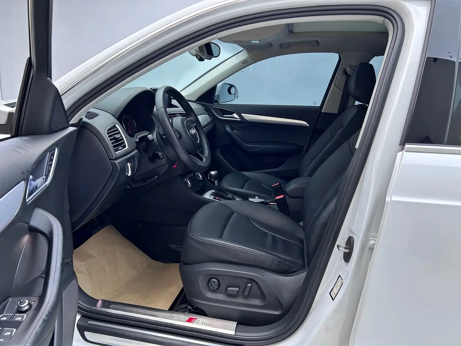 Фото 8 - Audi Q3
