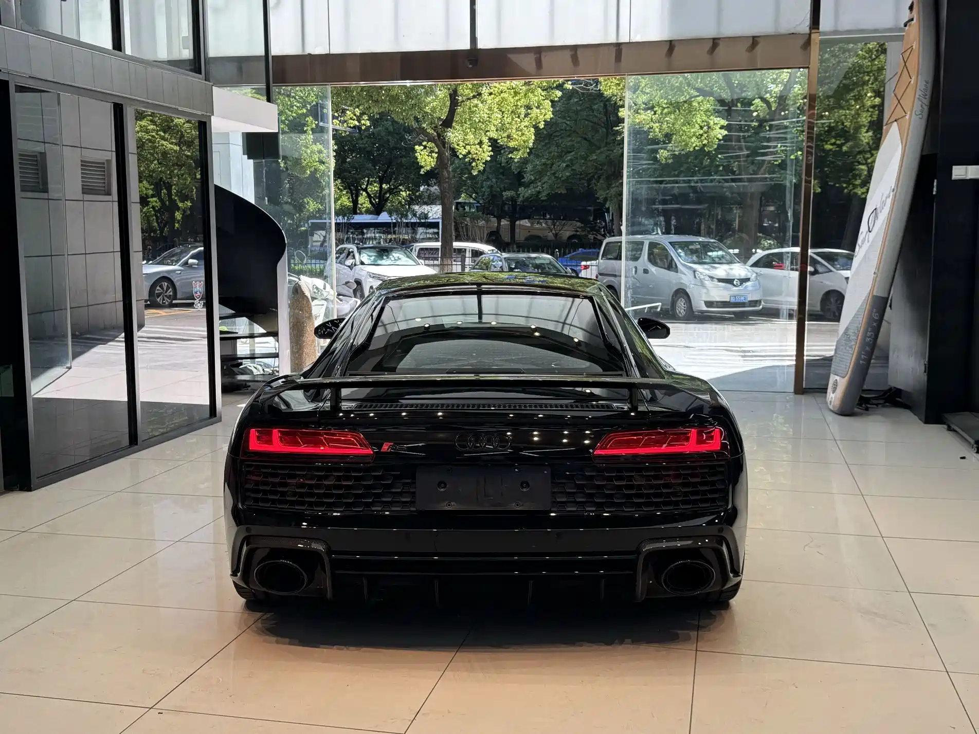 Фото 8 - Audi R8