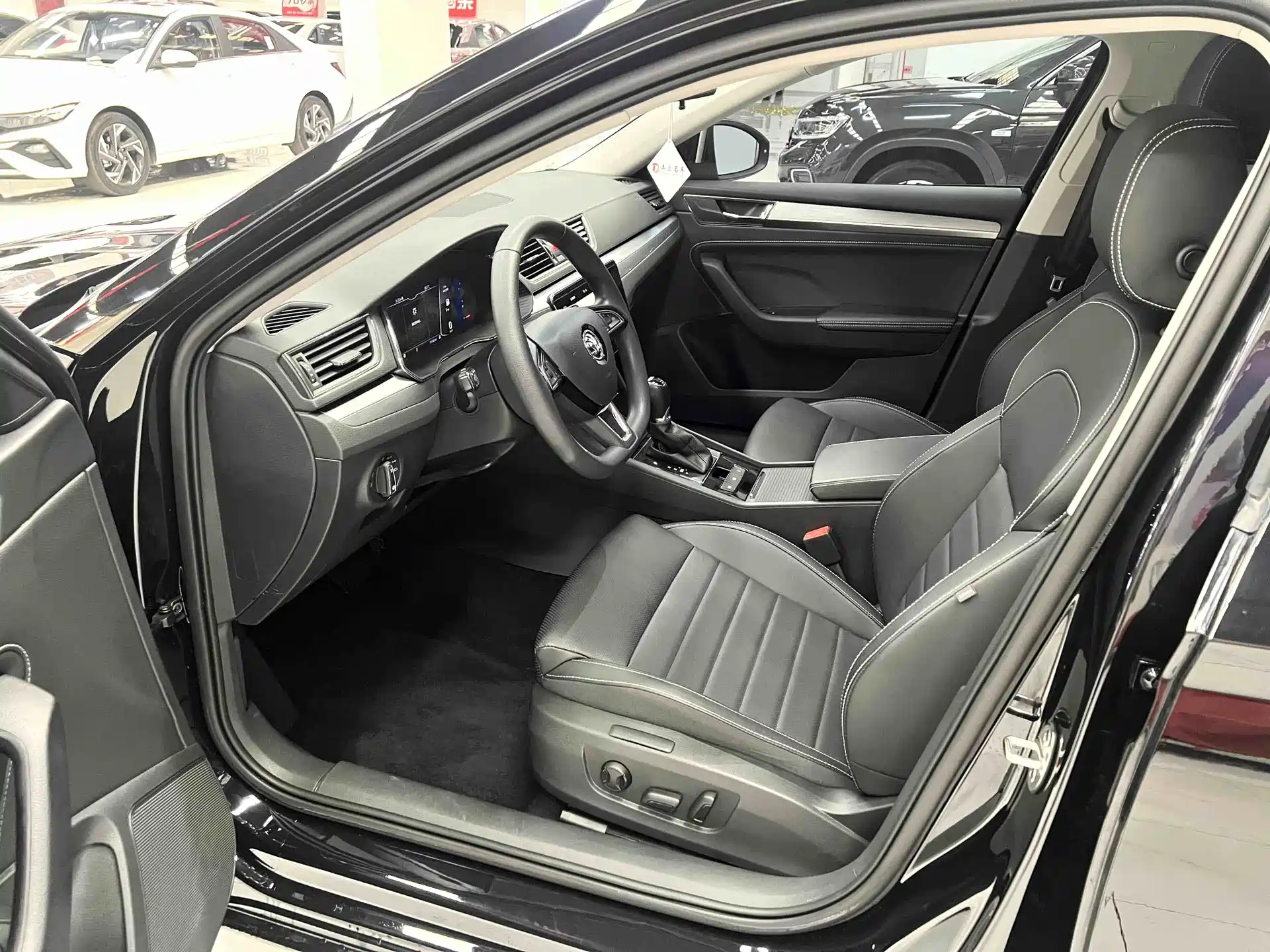 Фото 7 - Škoda Superb
