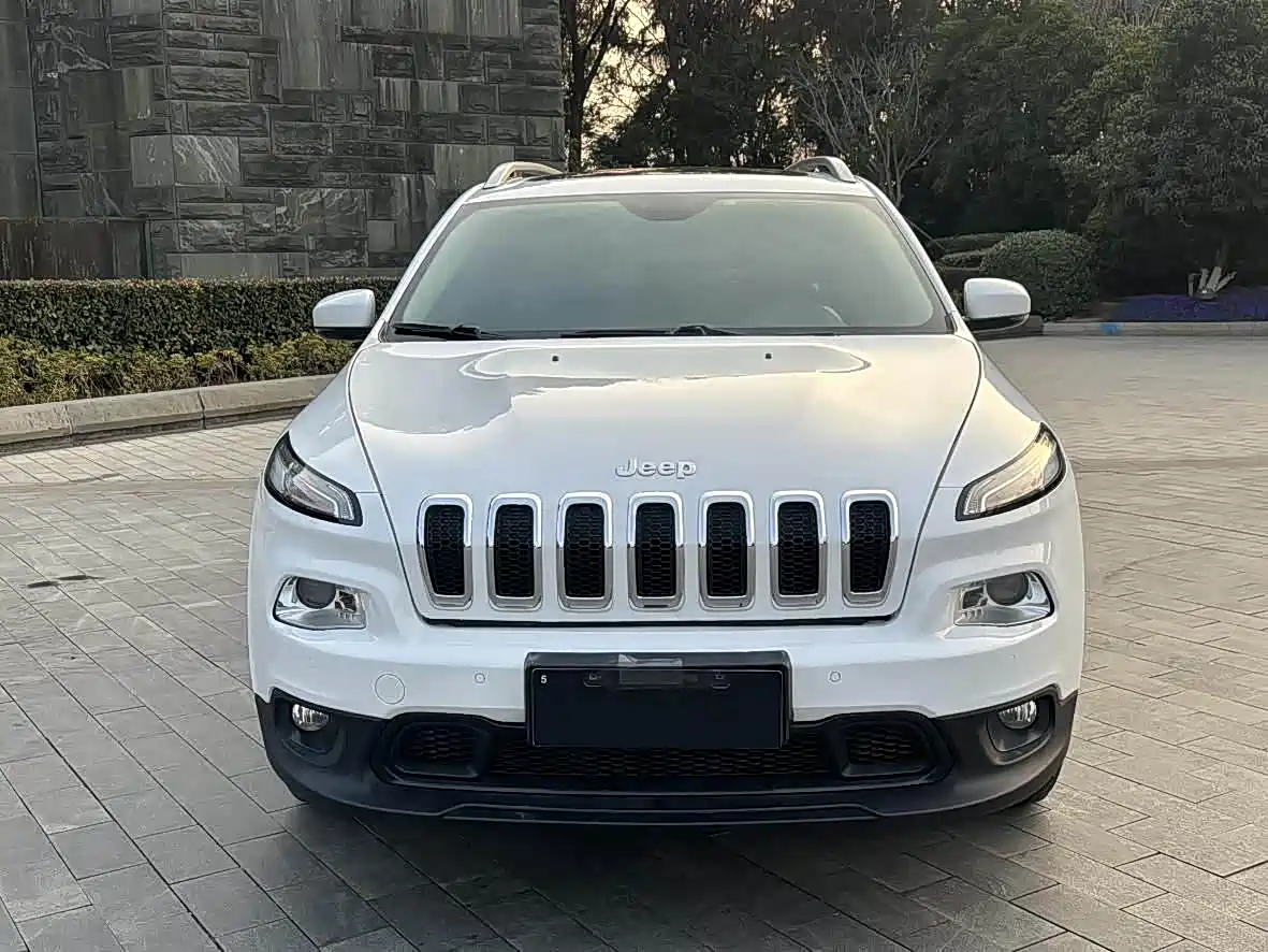 Jeep Cherokee (Import) 2015 2015 2.4L Elite Edition
