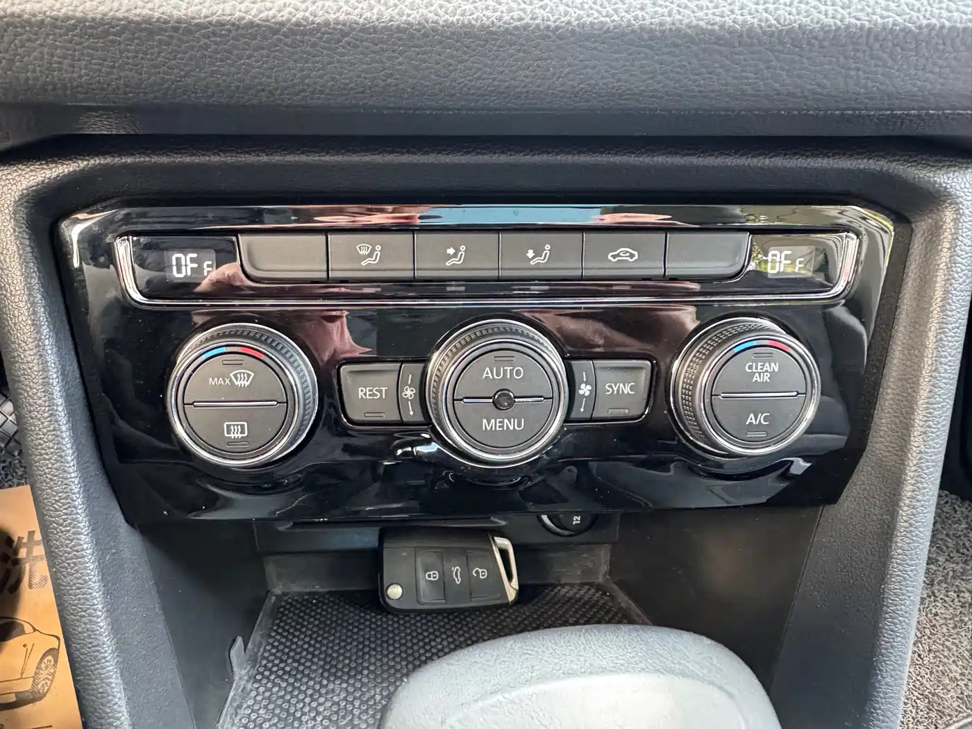 Volkswagen Tiguan L 2021 330TSI Automatic 2WD Smart фото 32