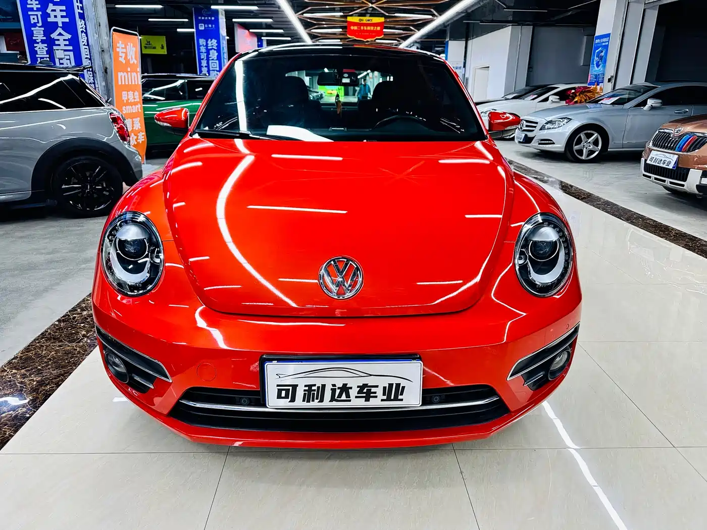 Volkswagen Beetle 2018 180TSI Trend Joy Edition фото 7