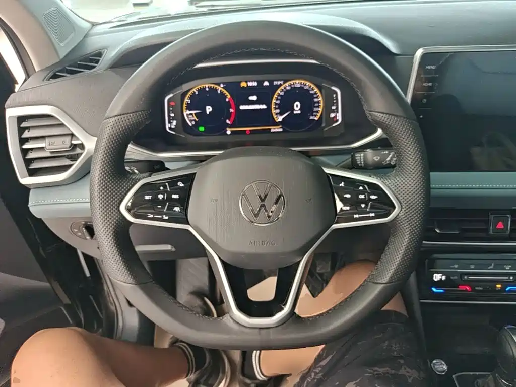 Volkswagen Tharu, миниатюра 11