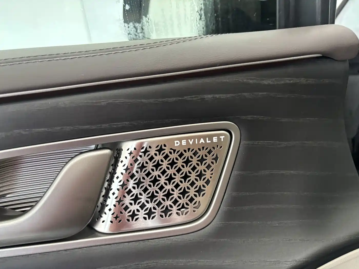 Denza D9 2025 2025 Model DM-i Smart Drive Edition 1020 AWD Flagship