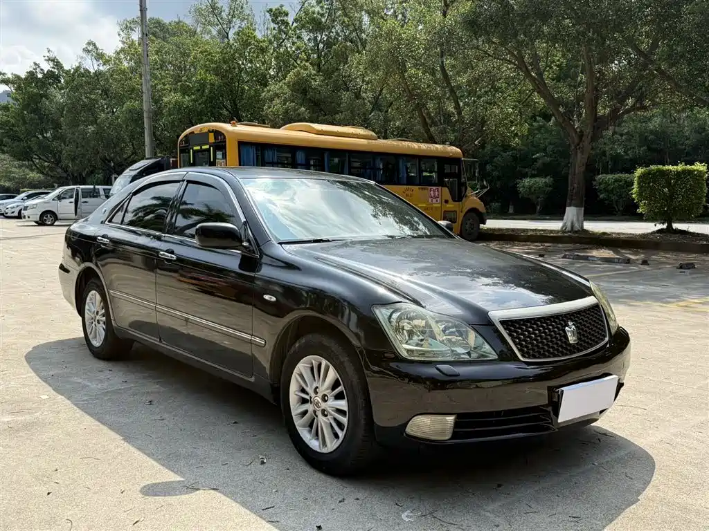 Toyota Crown 2007 2.5L Royal Leather Edition фото 3