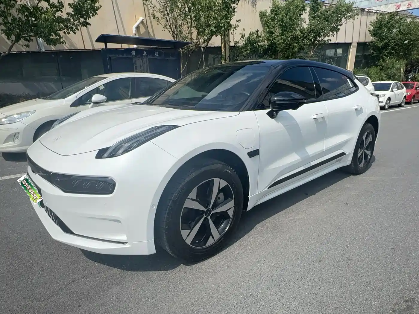 Zeekr 001 2023