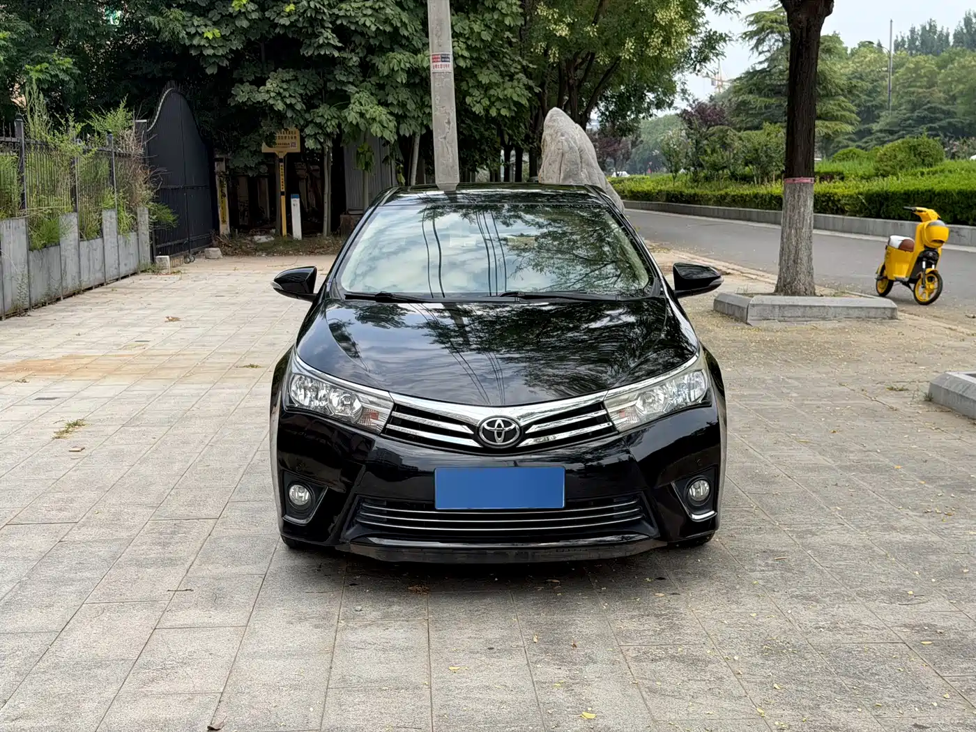 Фото 2 - Toyota Corolla