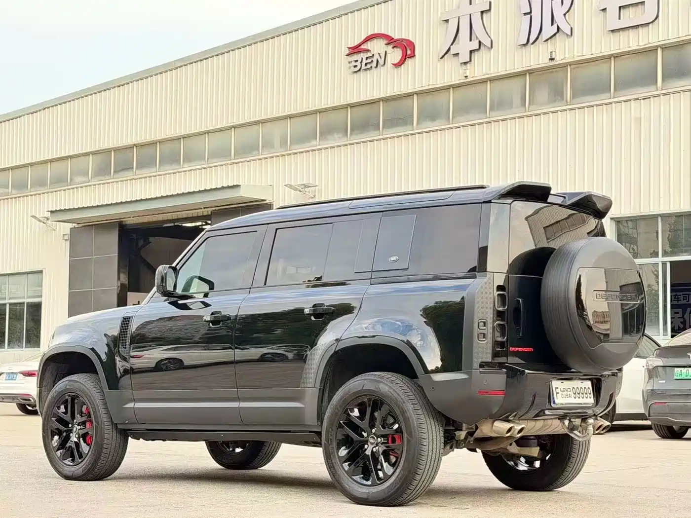 Фото 9 - Land Rover Defender