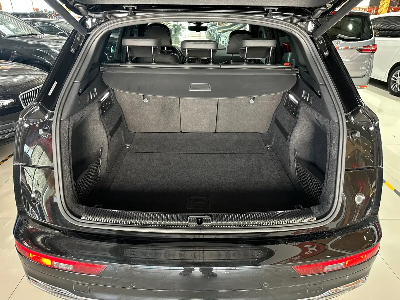 Audi Q5L 2020 Facelift 40 TFSI Honor Fashion фото 16