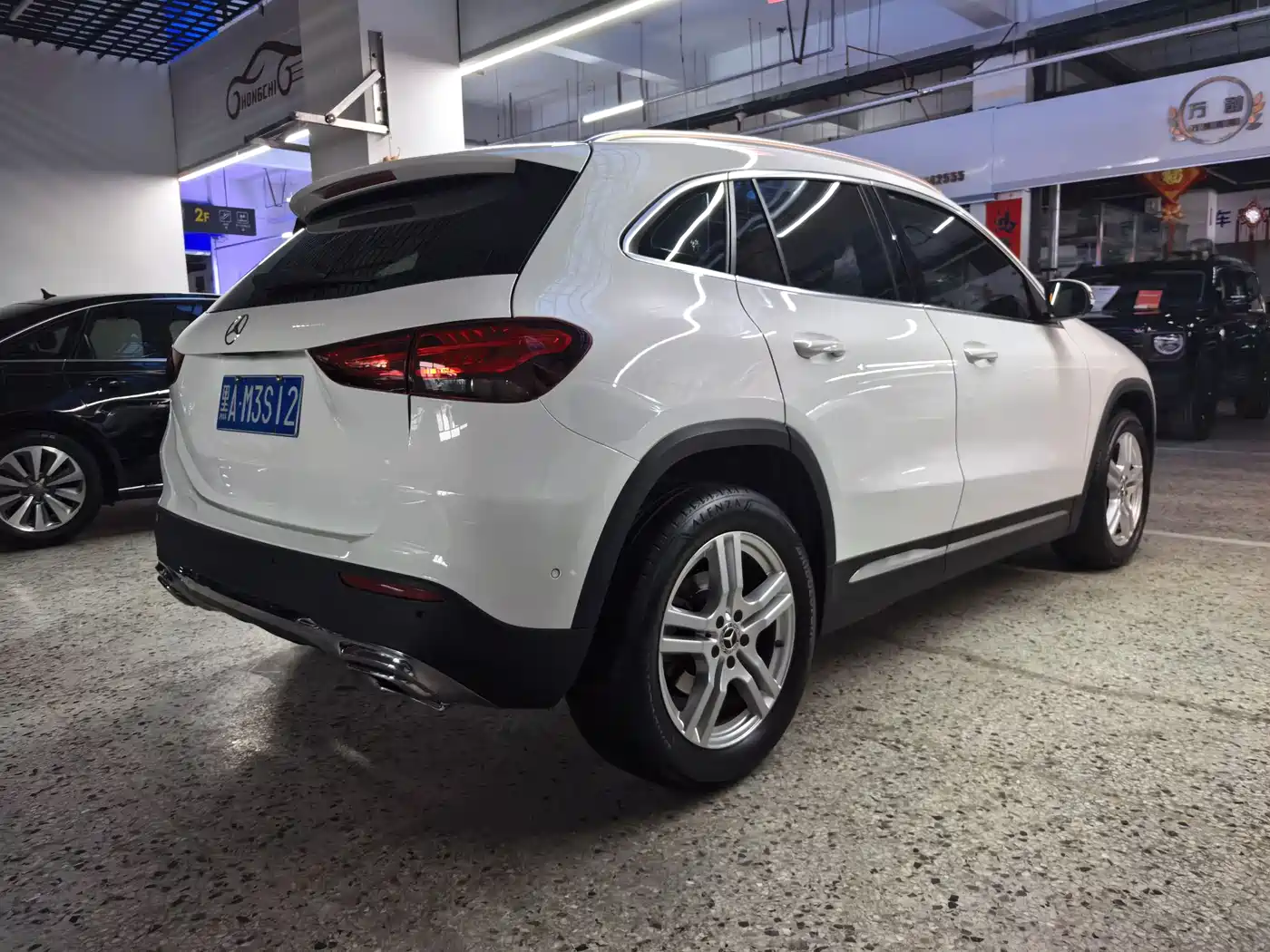 MERCEDES-BENZ GLA