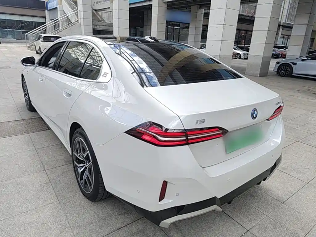 BMW i5 2024 2024 eDrive 35L Luxury Package