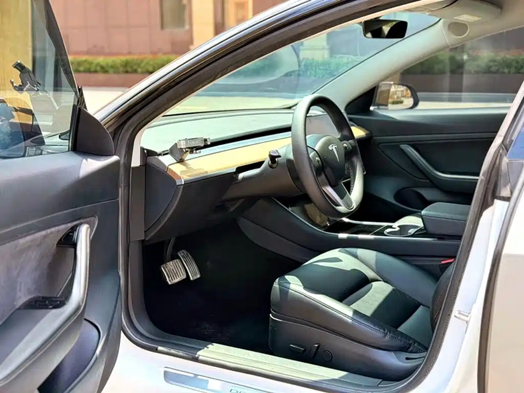 Tesla Model 3 2020 2020 Facelift Long Range Rear-Wheel Drive