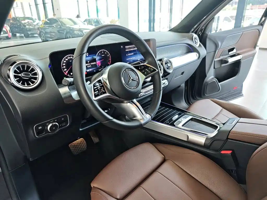 Фото 21 - Mercedes-Benz GLB