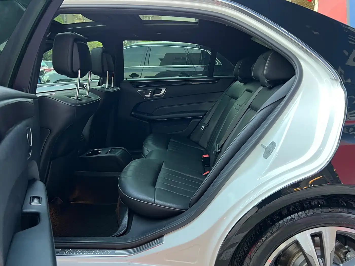 Mercedes-Benz E-Class 2015 E 260 L Sport фото 14