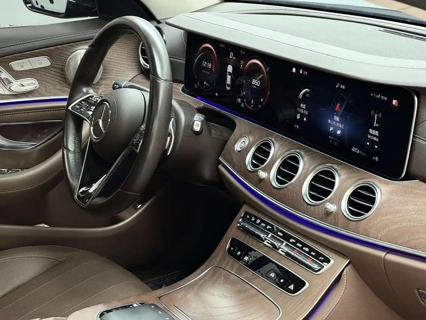 Mercedes-Benz E-Class, миниатюра 8
