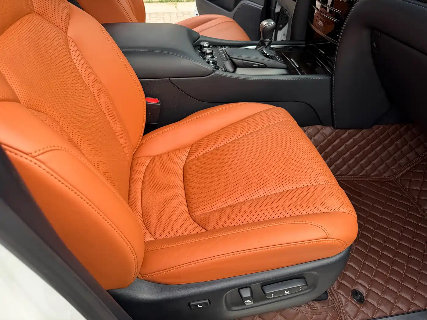 Lexus LX 2016 570 Luxury Premium Edition фото 21