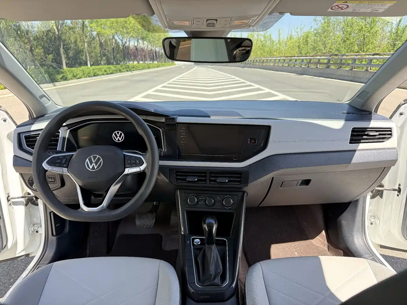Volkswagen Lavida 2025 Model New Edge 1.5L New Leisure Edition фото 6