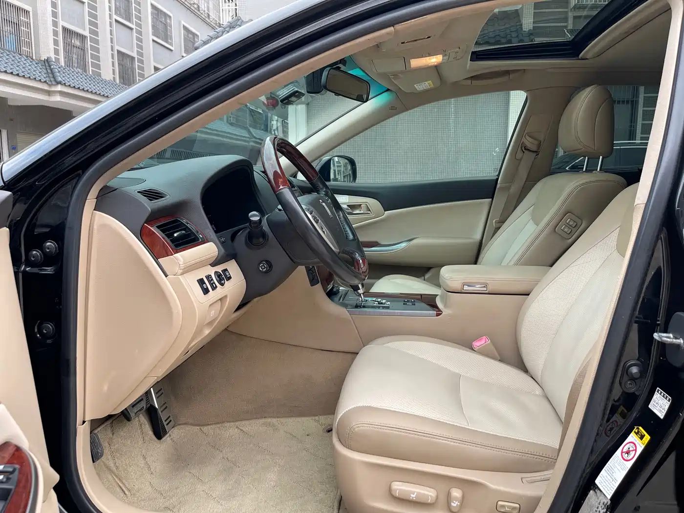 Toyota Crown 2012 2.5L Royal Leather Edition фото 4