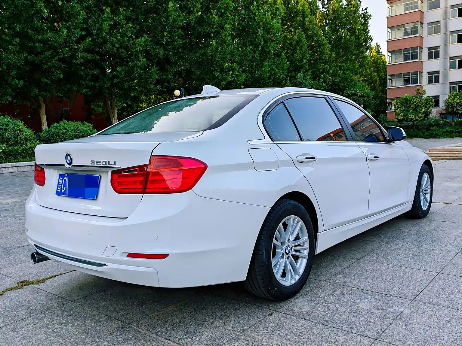 صورة 15 - BMW 3 Series