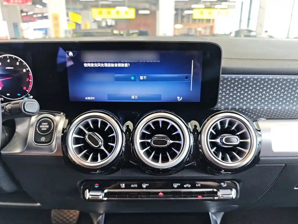 Фото 18 - Mercedes-Benz GLB