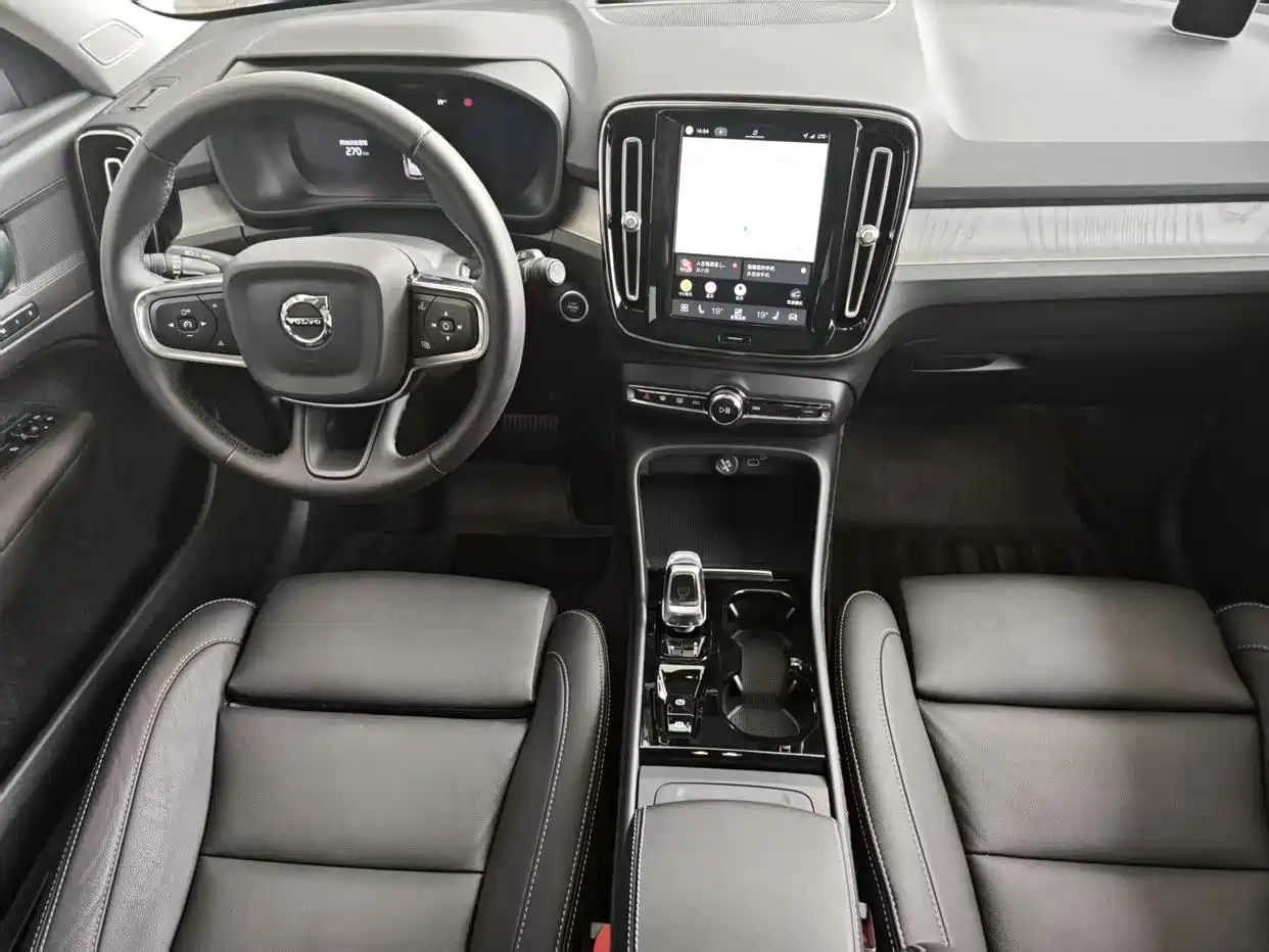 Volvo XC40 2024 2025 B4 AWD Smart Elite Luxury Edition