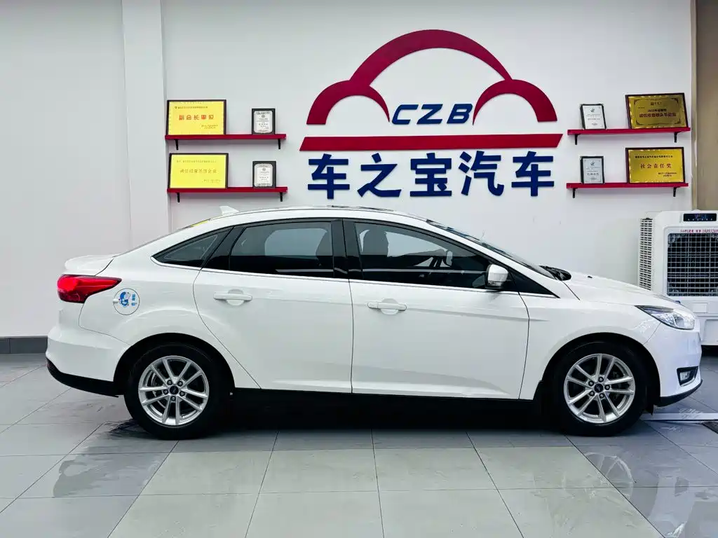 Photo 8 - Ford Focus